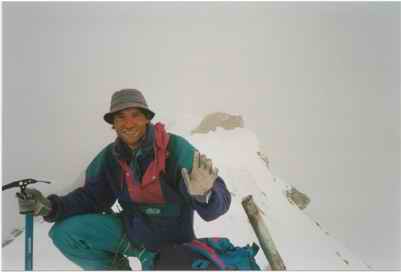 un montagnard heureux au sommet de la belle tsantaleina    ( savoie )